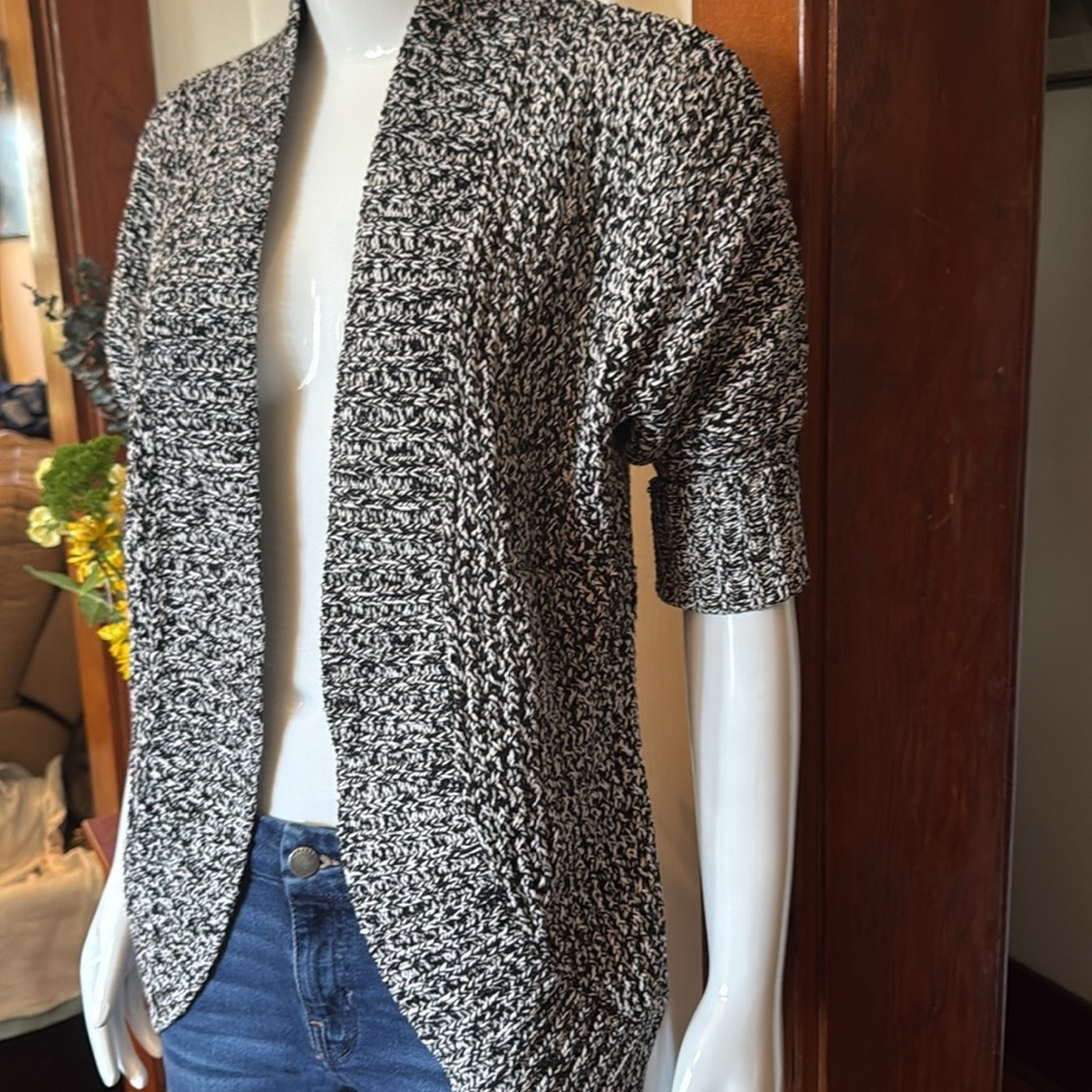 NWt northern reflections size small Women's Black and White Knit Sweater